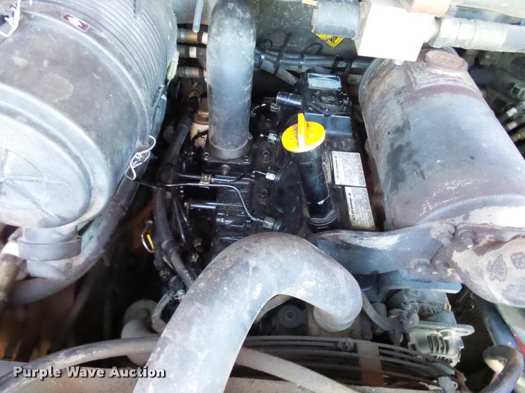 image for item AV9825 2005 Takeuchi TL130 skid steer