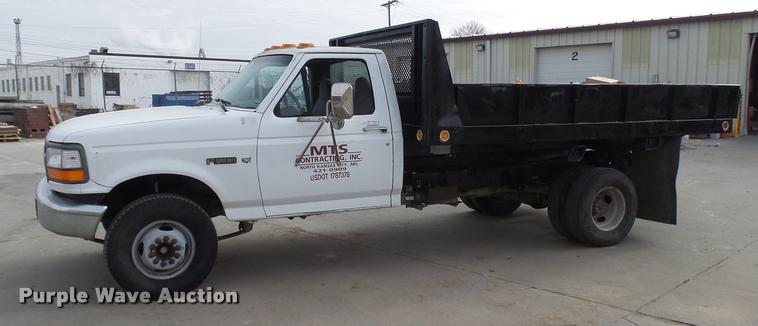 image for item AV9826 1996 Ford F450 Super Duty dump flatbed truck