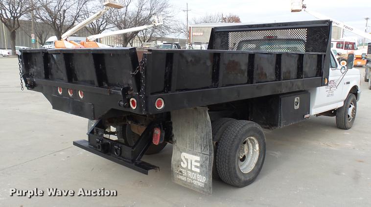 image for item AV9826 1996 Ford F450 Super Duty dump flatbed truck