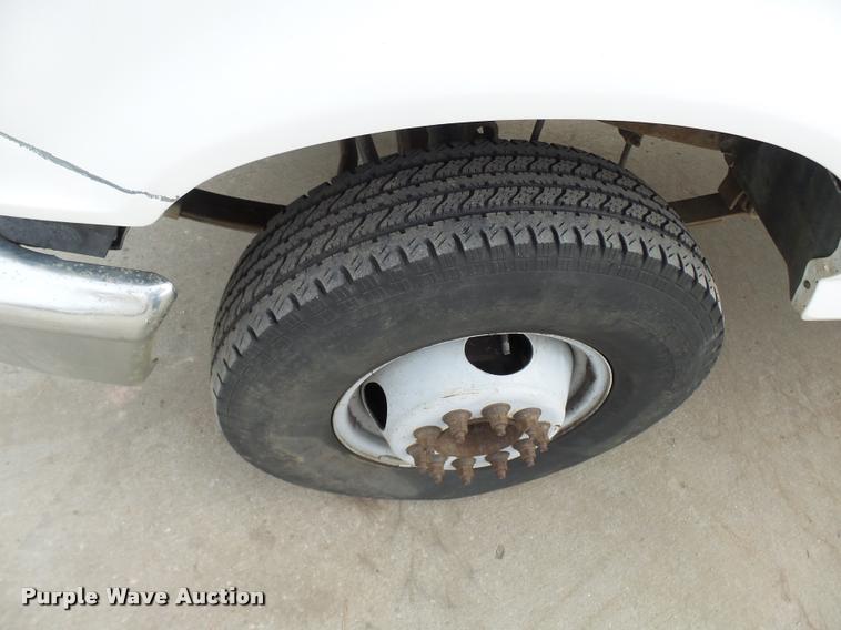 image for item AV9826 1996 Ford F450 Super Duty dump flatbed truck