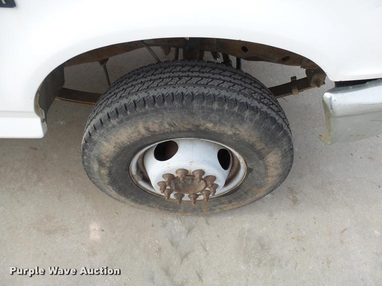 image for item AV9826 1996 Ford F450 Super Duty dump flatbed truck