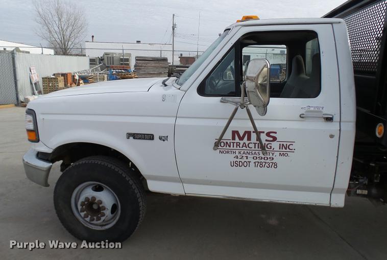 image for item AV9826 1996 Ford F450 Super Duty dump flatbed truck
