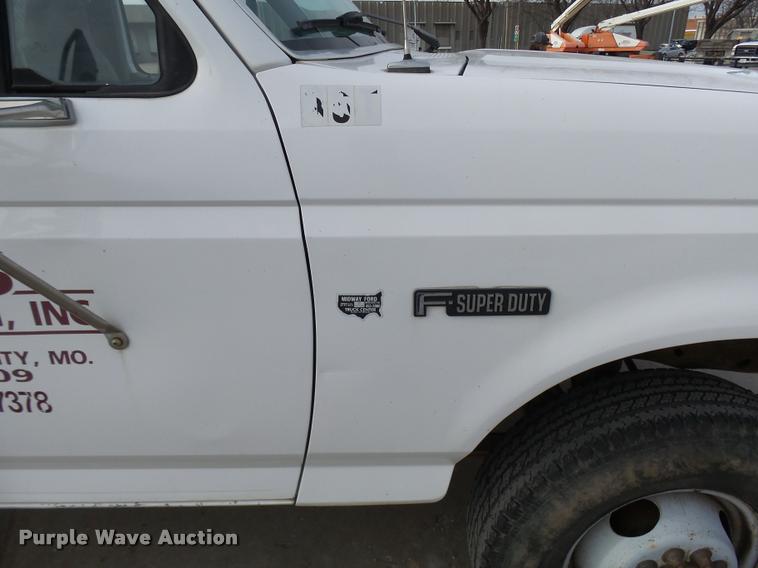 image for item AV9826 1996 Ford F450 Super Duty dump flatbed truck