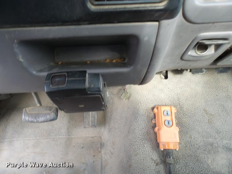 image for item AV9826 1996 Ford F450 Super Duty dump flatbed truck