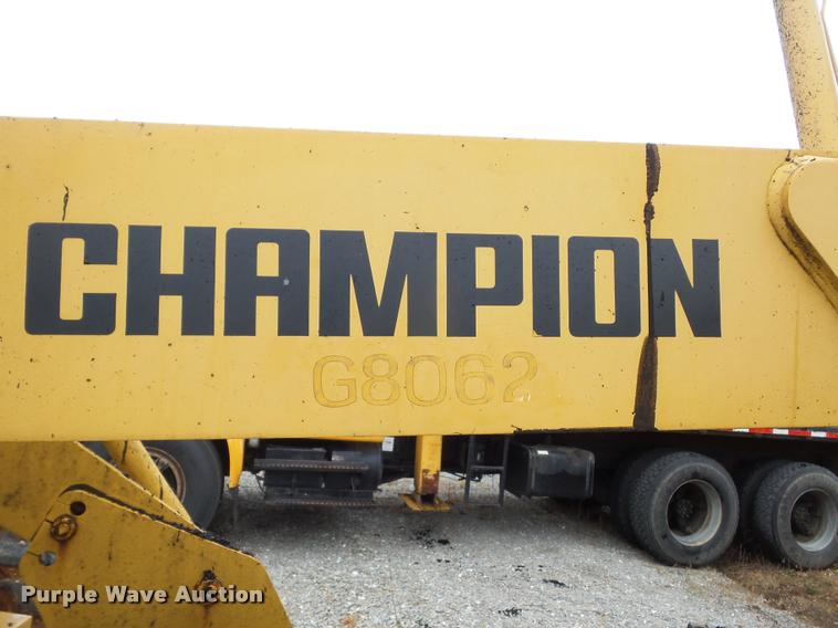 image for item BG9526 Champion 720H Series III motor grader