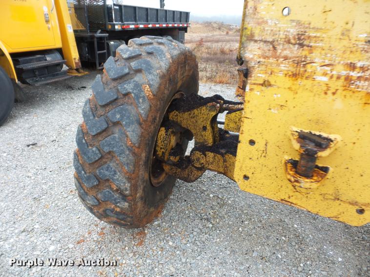 image for item BG9526 Champion 720H Series III motor grader