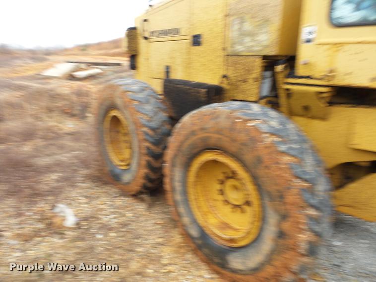 image for item BG9526 Champion 720H Series III motor grader