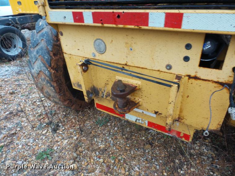 image for item BG9526 Champion 720H Series III motor grader