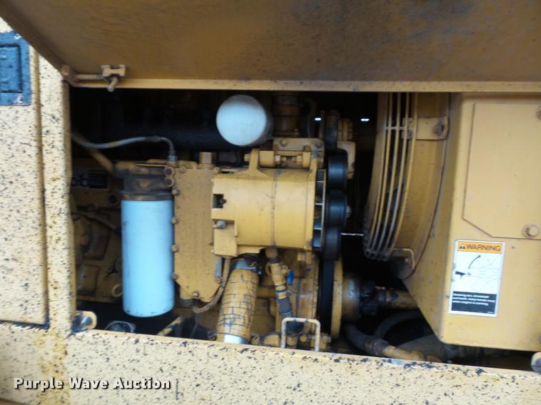 image for item BG9526 Champion 720H Series III motor grader