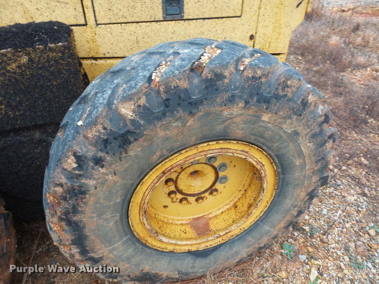 image for item BG9526 Champion 720H Series III motor grader