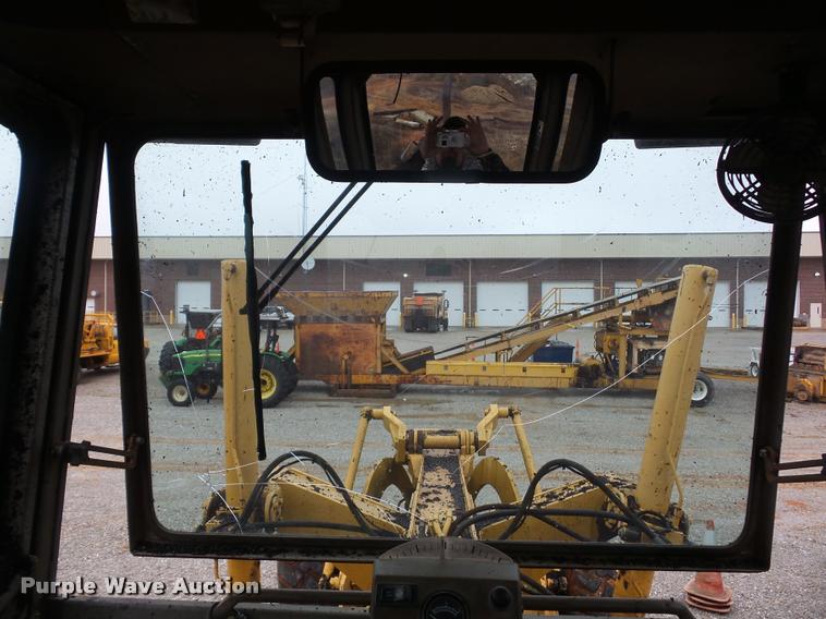 image for item BG9526 Champion 720H Series III motor grader