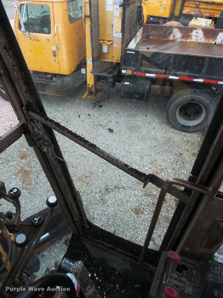 image for item BG9526 Champion 720H Series III motor grader