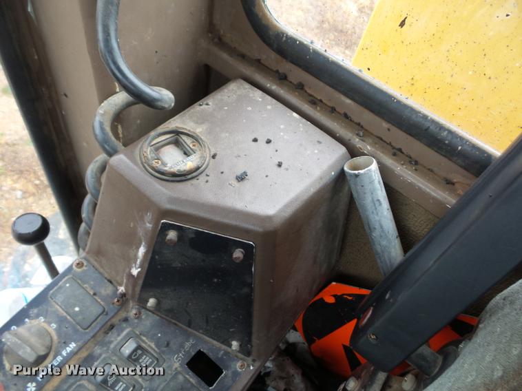 image for item BG9526 Champion 720H Series III motor grader