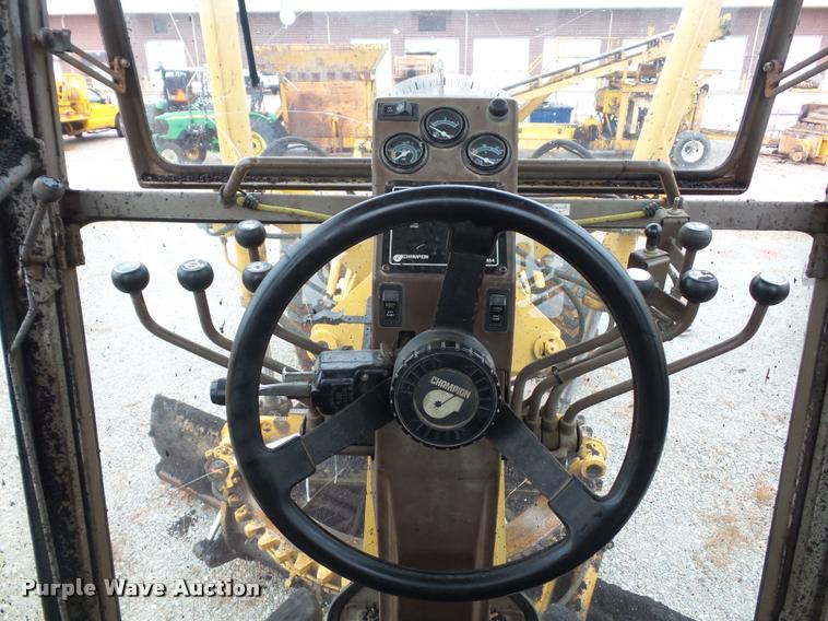 image for item BG9526 Champion 720H Series III motor grader