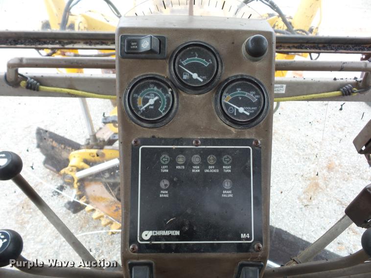 image for item BG9526 Champion 720H Series III motor grader