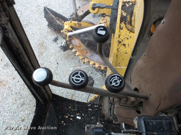 image for item BG9526 Champion 720H Series III motor grader