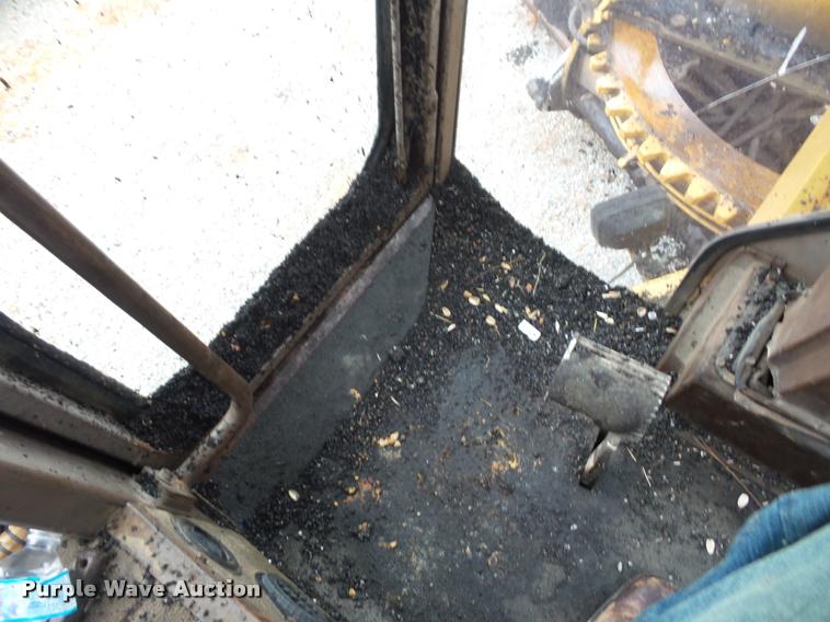 image for item BG9526 Champion 720H Series III motor grader