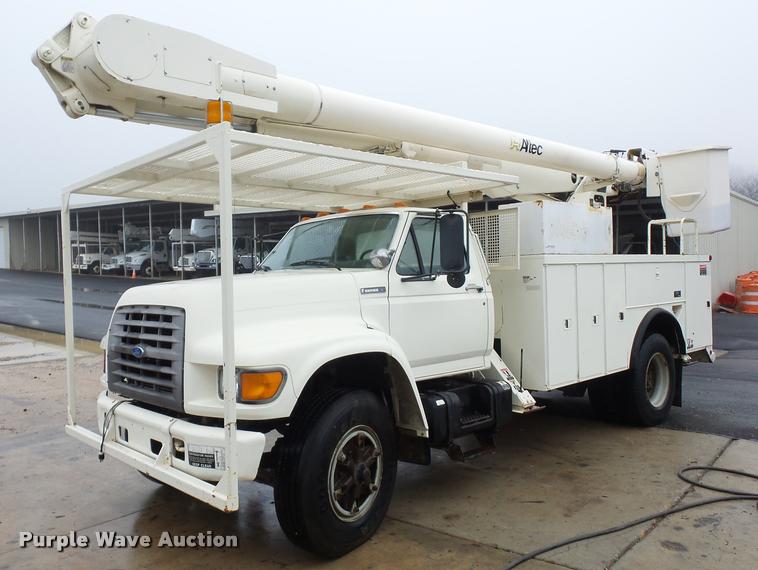 image for item BG9530 1997 Ford F800 Super Duty bucket truck