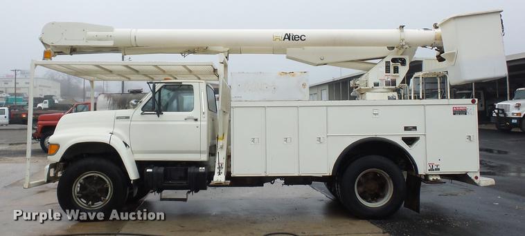 image for item BG9530 1997 Ford F800 Super Duty bucket truck