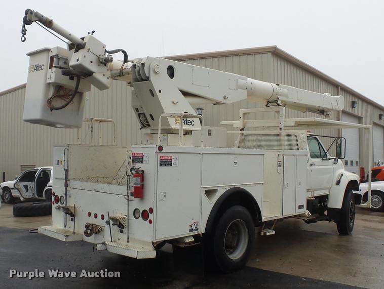 image for item BG9530 1997 Ford F800 Super Duty bucket truck