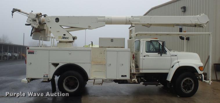 image for item BG9530 1997 Ford F800 Super Duty bucket truck