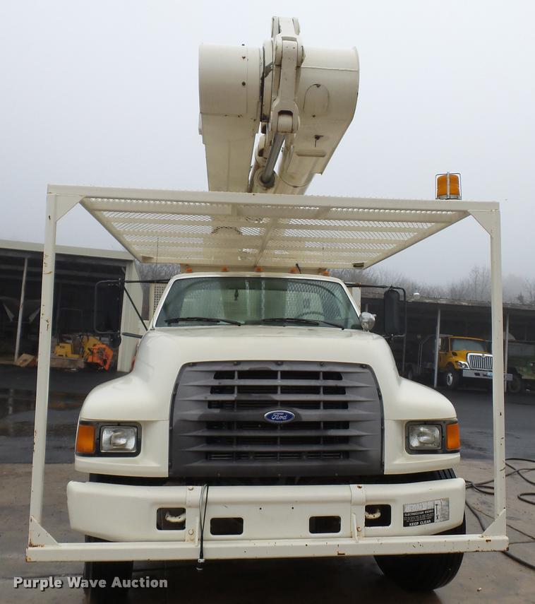 image for item BG9530 1997 Ford F800 Super Duty bucket truck