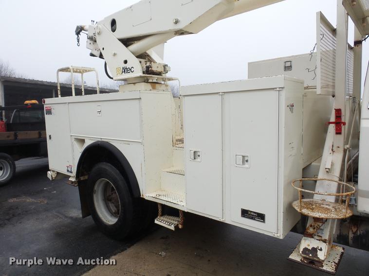 image for item BG9530 1997 Ford F800 Super Duty bucket truck