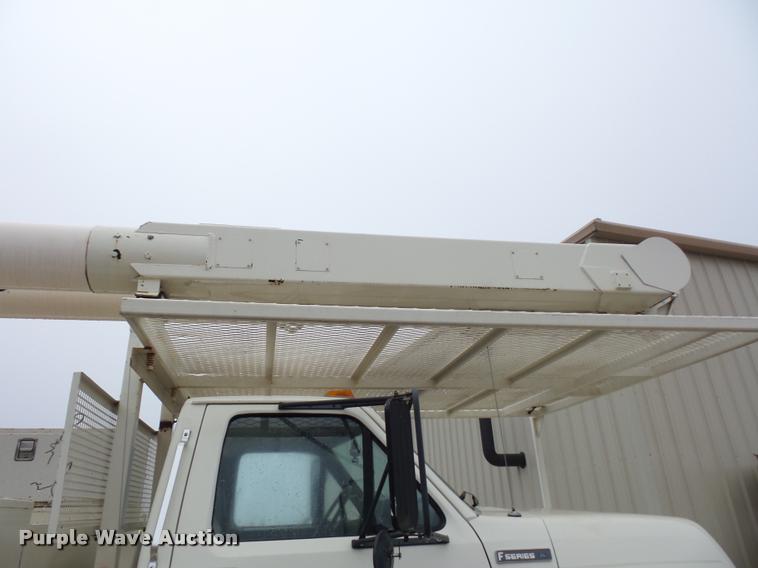 image for item BG9530 1997 Ford F800 Super Duty bucket truck