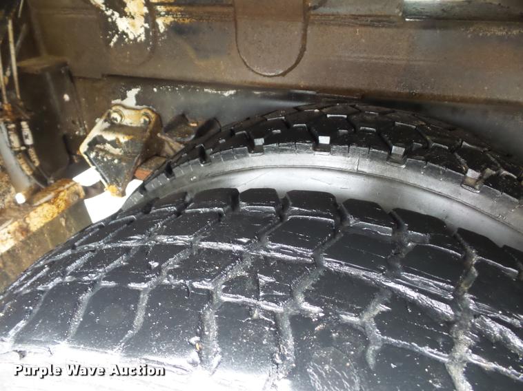 image for item BG9530 1997 Ford F800 Super Duty bucket truck