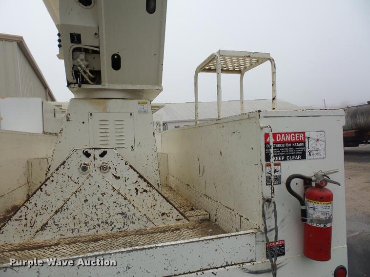 image for item BG9530 1997 Ford F800 Super Duty bucket truck