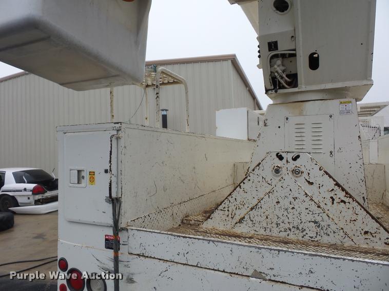 image for item BG9530 1997 Ford F800 Super Duty bucket truck