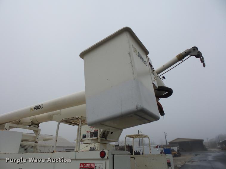 image for item BG9530 1997 Ford F800 Super Duty bucket truck