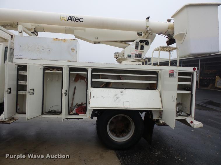 image for item BG9530 1997 Ford F800 Super Duty bucket truck