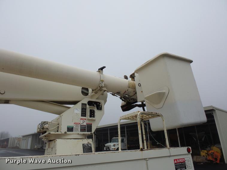 image for item BG9530 1997 Ford F800 Super Duty bucket truck