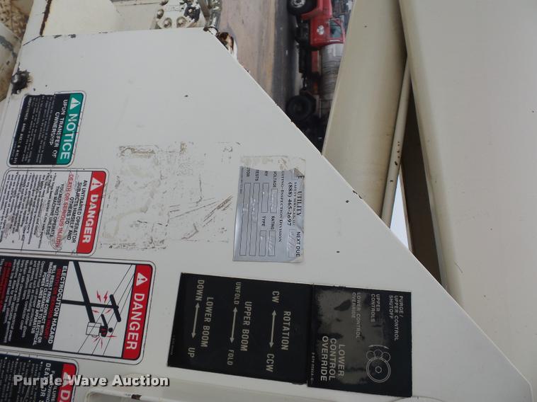 image for item BG9530 1997 Ford F800 Super Duty bucket truck