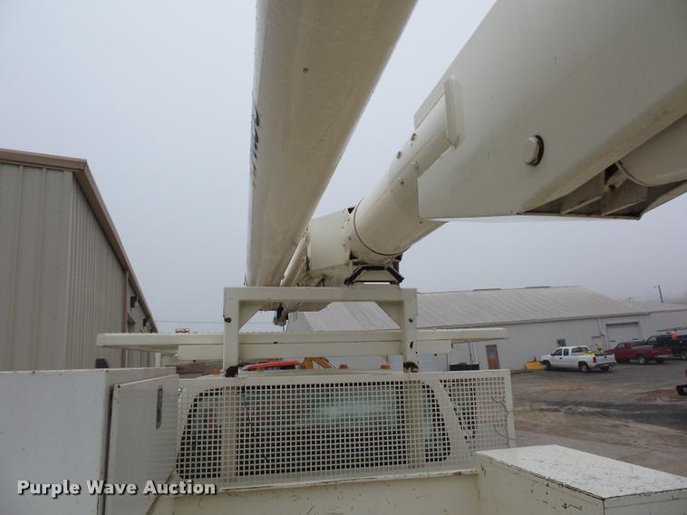 image for item BG9530 1997 Ford F800 Super Duty bucket truck