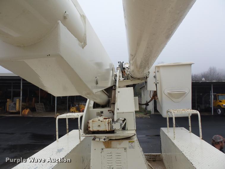 image for item BG9530 1997 Ford F800 Super Duty bucket truck