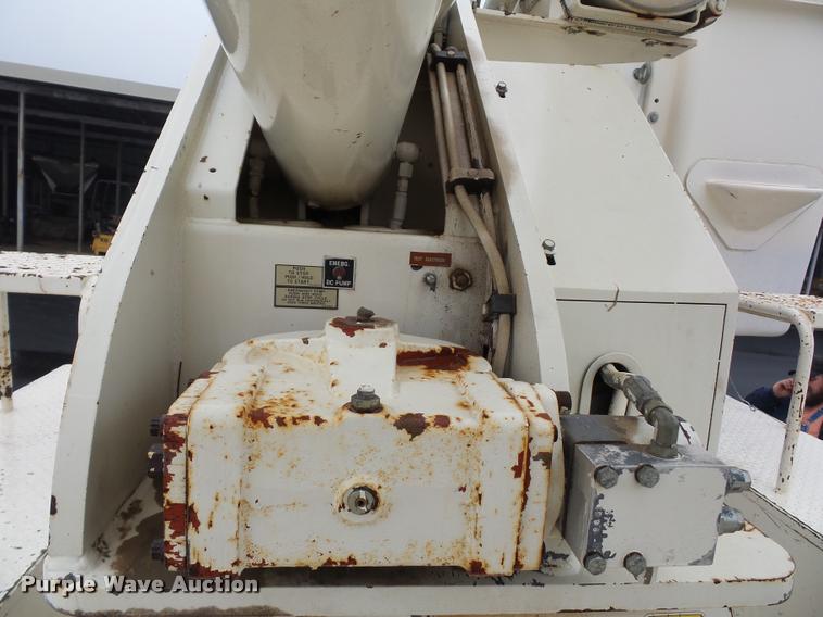 image for item BG9530 1997 Ford F800 Super Duty bucket truck