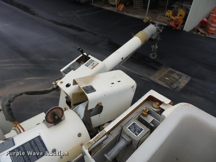 image for item BG9530 1997 Ford F800 Super Duty bucket truck