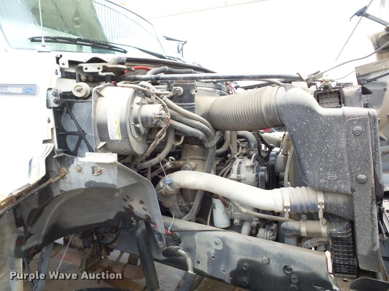 image for item BG9530 1997 Ford F800 Super Duty bucket truck