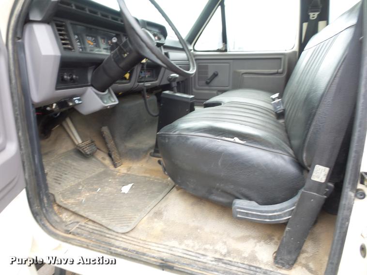 image for item BG9530 1997 Ford F800 Super Duty bucket truck