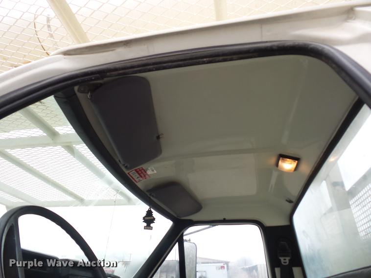 image for item BG9530 1997 Ford F800 Super Duty bucket truck