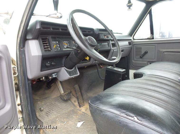 image for item BG9530 1997 Ford F800 Super Duty bucket truck