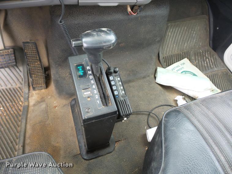 image for item BG9530 1997 Ford F800 Super Duty bucket truck