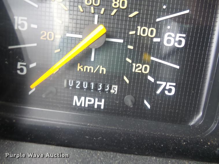 image for item BG9530 1997 Ford F800 Super Duty bucket truck