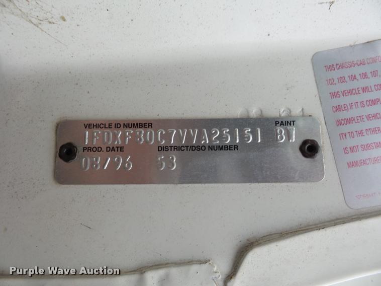 image for item BG9530 1997 Ford F800 Super Duty bucket truck