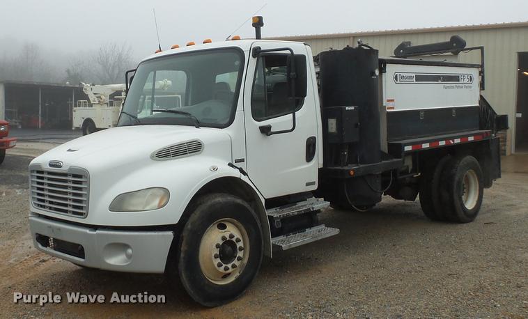 image for item BG9531 2006 Freightliner Business Class M2 pothole patcher truck