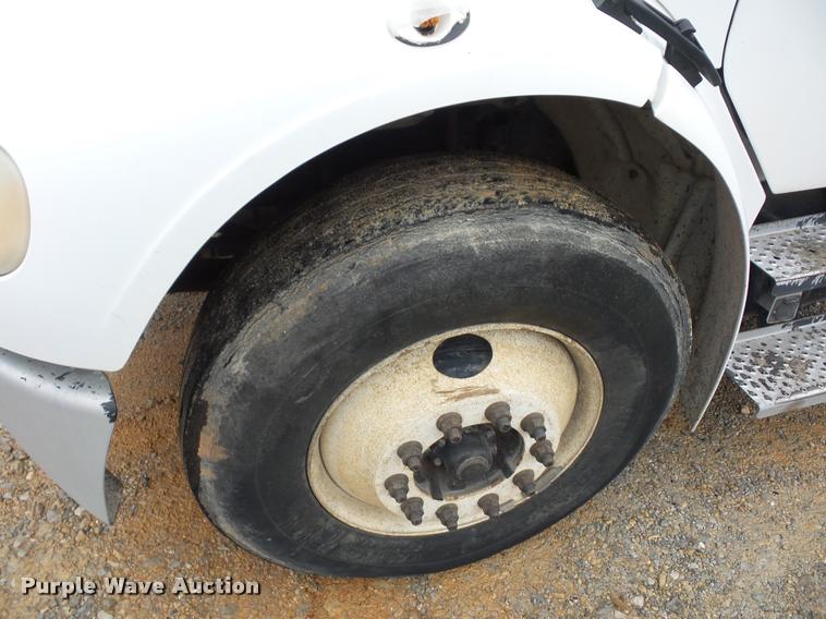 image for item BG9531 2006 Freightliner Business Class M2 pothole patcher truck