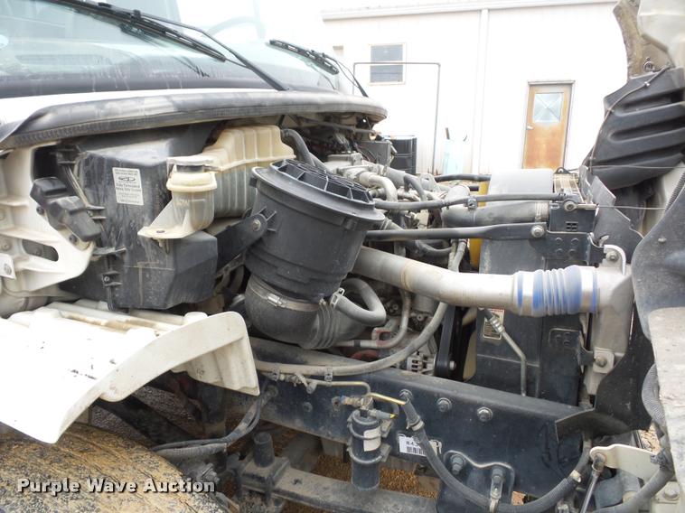 image for item BG9531 2006 Freightliner Business Class M2 pothole patcher truck