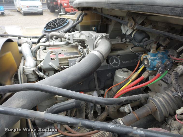 image for item BG9531 2006 Freightliner Business Class M2 pothole patcher truck